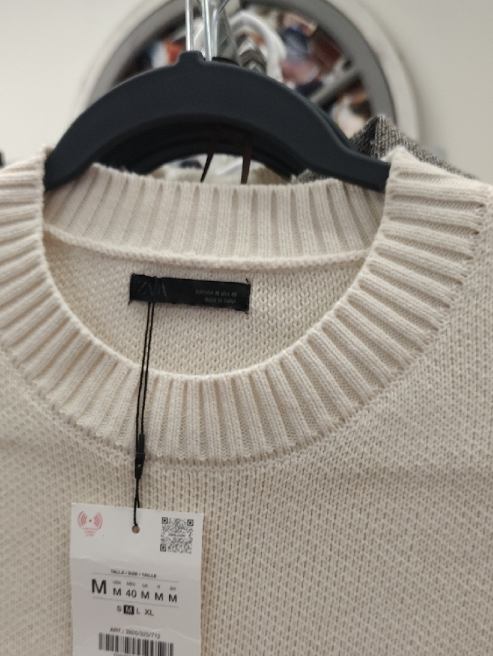 Zara Fits M-L Cream Crewneck Sweater - Soft Knit - Picture 4 of 9